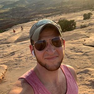 Meet your Posher, Casey